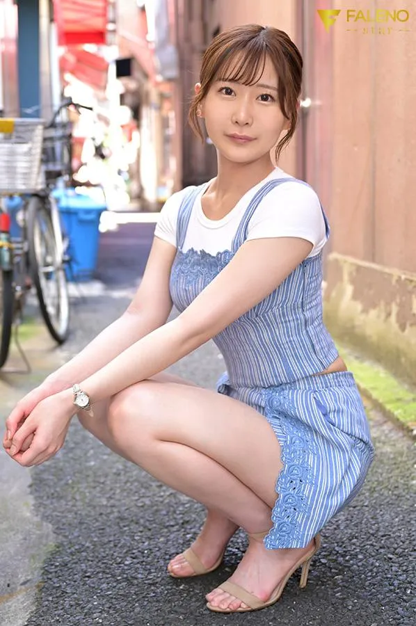 【12月出道新人AV女优】由衣阳菜，无人工添加的天然高个巨乳美少女