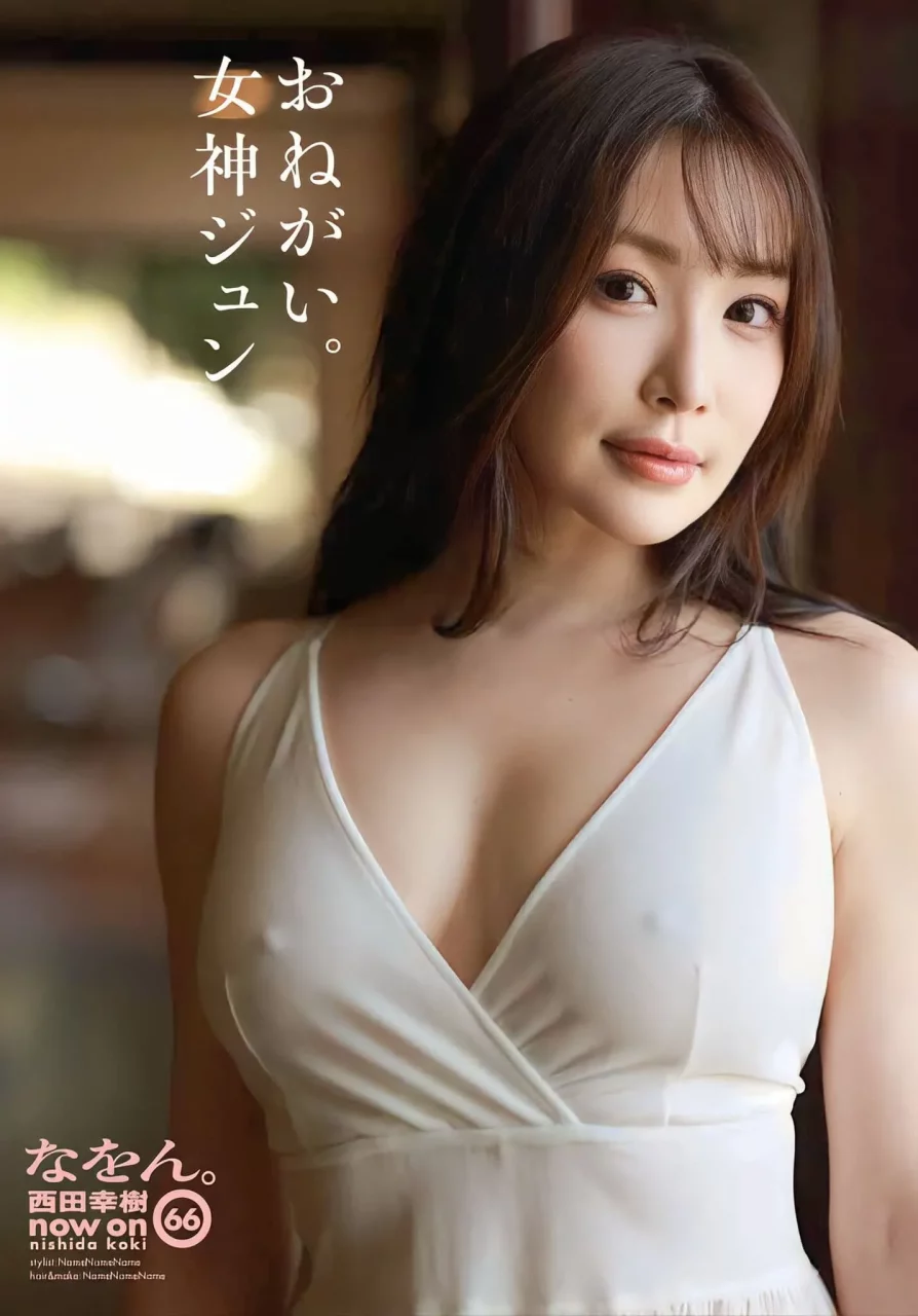8man年度新人AV女优女神纯，人气女优写真展上引发讨论的注目新星