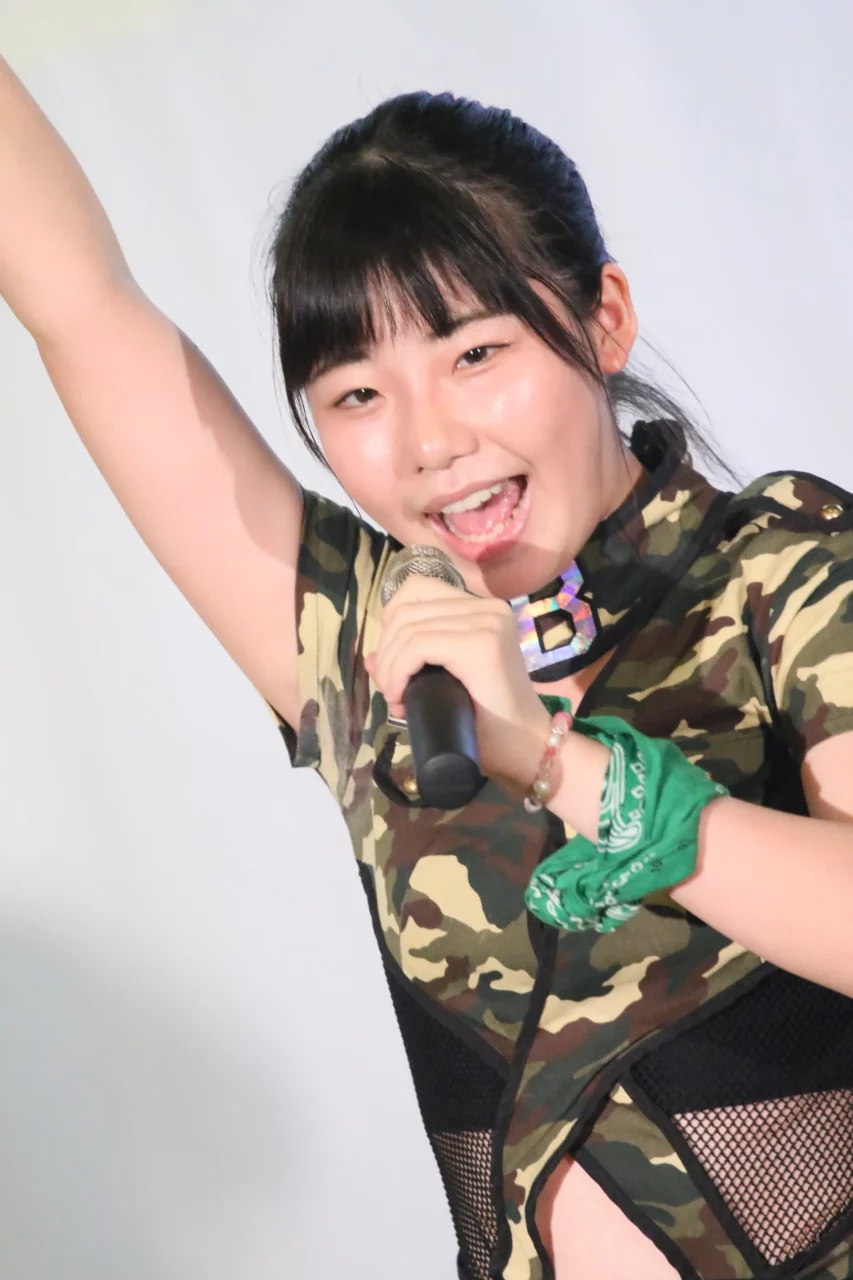 人气AV女优深田咏美疑似整形过头！社群影音臀部舞出异物感引发热论